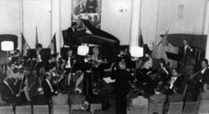 1980 - Konzert in Gera mit dem Kammerstreichorchester Gera e.V. - Bach Doppelkonzert, Solisten Katrin Strobelt und Anne Schumann , Musiklaische Leitung MD Erich Kley